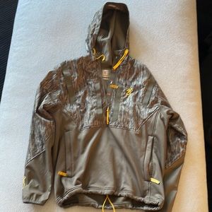 Browning mens L mossy oak camo pullover.  Worn twice